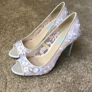 Betsey Johnson Open Toed Ivory Heels